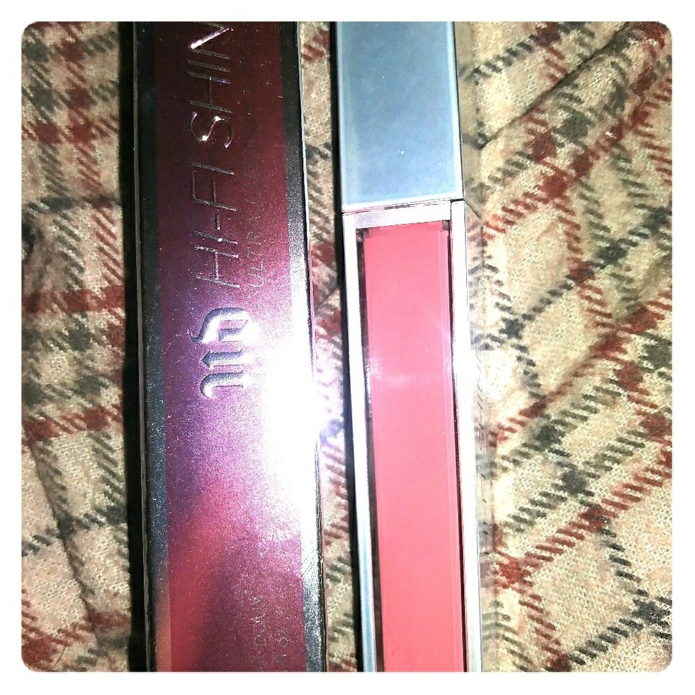 NIB Urban Decay Hi-Fi lipgloss in Backtalk